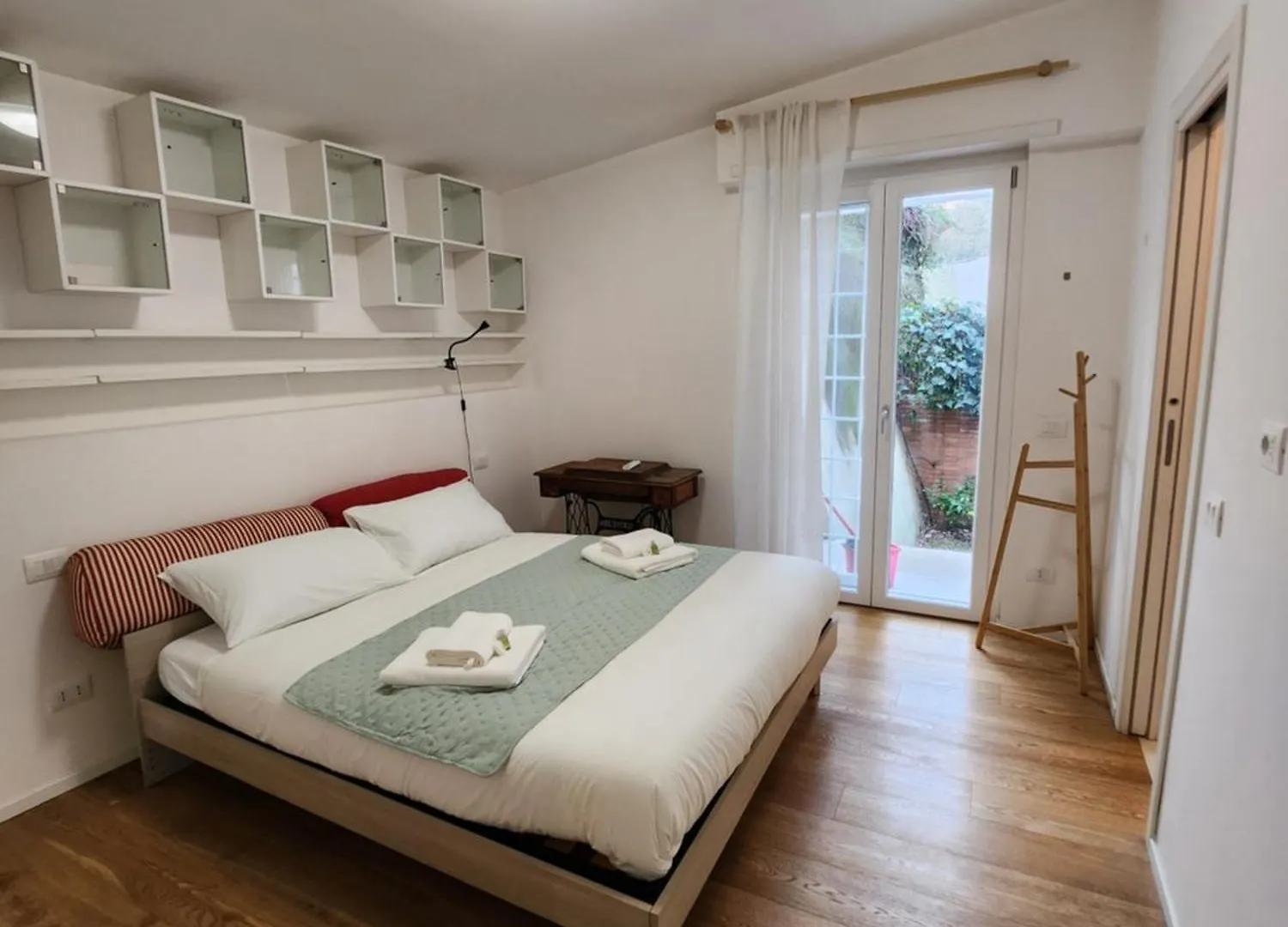 Rome Serenity Garden Apartment