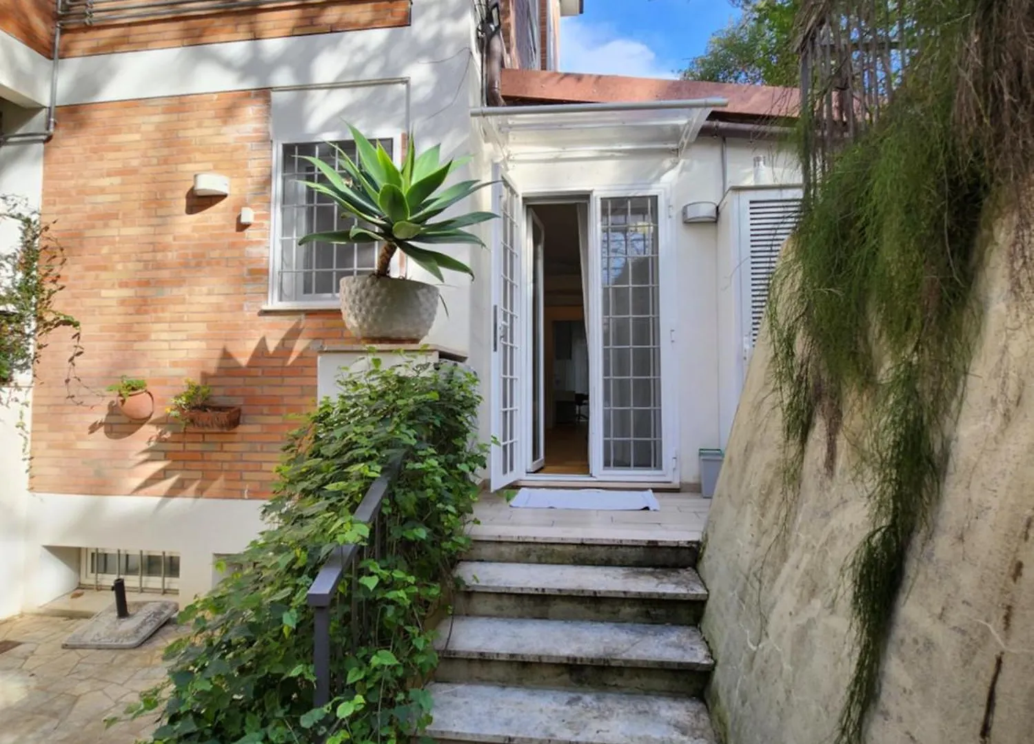 Rome Serenity Garden Apartment